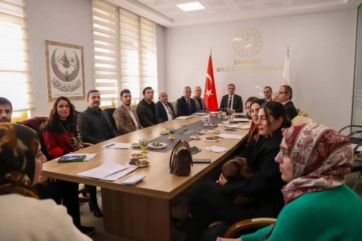Bayburt’ta birleştirilmiş sınıf öğretmenleriyle değerlendirme toplantısı yapıldı
