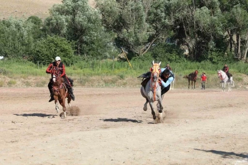 Bayburt’ta ’Dede Korkut Cirit Müsabakası’ düzenlendi
