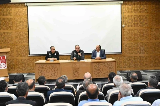 Bayburt&rsquo;ta DSİ yatırımları muhtarlarla istişare edildi
