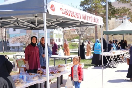 Bayburt&rsquo;ta evlilik hazırlığındaki gen&ccedil;lere destek i&ccedil;in hayır &ccedil;arşıları a&ccedil;ıldı
