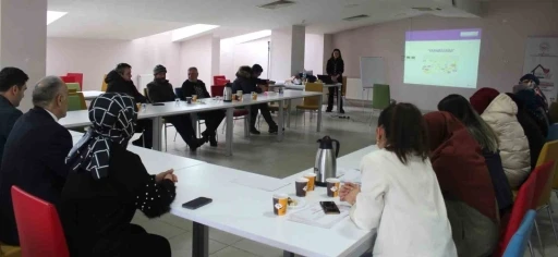 Bayburt&rsquo;ta koruyucu ailelere eğitim verildi
