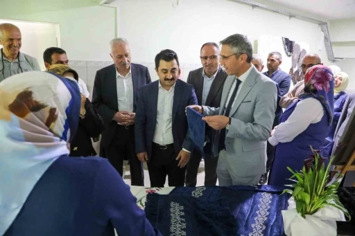 Bayburt&rsquo;ta kursiyerlerin el emeği &uuml;r&uuml;nleri sergilendi
