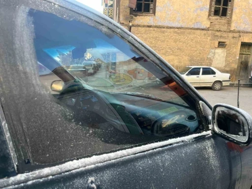 Bayburt’ta kuru soğuk etkili oluyor
