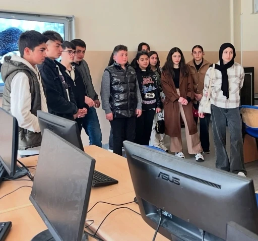 Bayburt’ta lise tanıtım gezileri başladı
