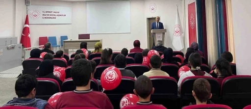 Bayburt’ta öğrencilere sosyal hizmetler tanıtıldı

