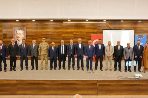 Bayburt’ta &quot;Peygamberimiz ve Aile Ahlakı&quot; konulu panel düzenlendi
