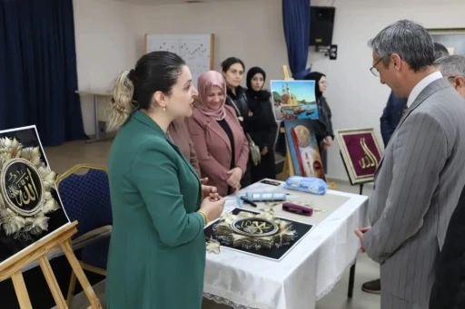 Bayburt&rsquo;ta &rsquo;Sevginin Diliyle Değerlerimiz&rsquo; sergisi a&ccedil;ıldı
