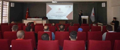 Bayburt&rsquo;ta tarım personeline numune alma teknikleri anlatıldı
