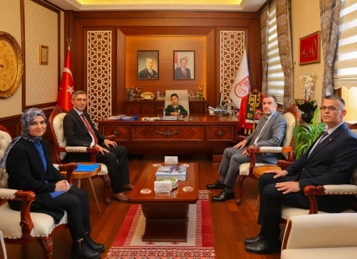 Bayburt&rsquo;ta vali koltuğuna Ecren Nisa oturdu
