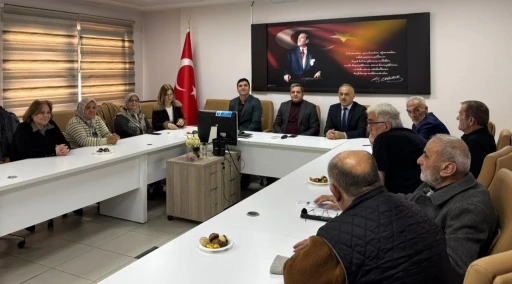 Bayburt&rsquo;ta yaşlılara dijital okuryazarlık eğitimi verildi
