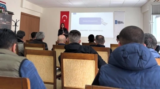 Bayburt&rsquo;ta y&uuml;k&uuml;ml&uuml;lere kanser farkındalığı semineri verildi
