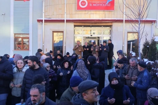 Bayburt&rsquo;tan umre yolcuları dualarla uğurlandı
