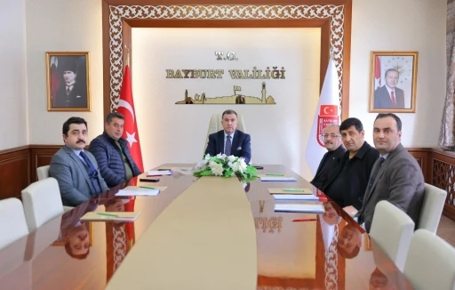 Bayburt taş fabrikasının durumu toplantıda değerlendirildi

