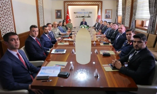 Bayburt’un asayiş ve güvenliğine yönelik yapılan çalışmalar toplantıda değerlendirildi
