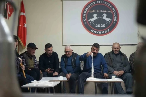 Bayburt&rsquo;un y&ouml;resel lezzeti tel helvası gen&ccedil;leri ve yaşlıları aynı sofrada buluşturdu
