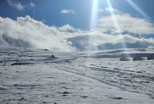 Bayburt&rsquo;un y&uuml;ksek kesimlerinde kar erimesine bağlı &ccedil;ığ riski devam ediyor
