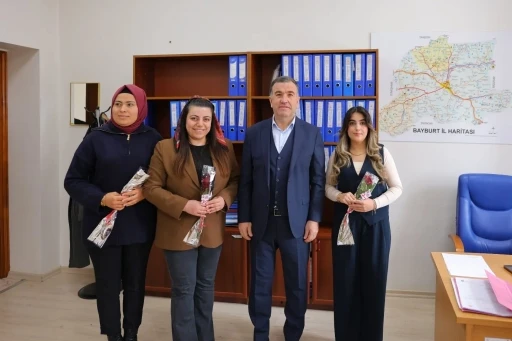 Bayburt Valisi Eldivan, 8 Mart D&uuml;nya Kadınlar G&uuml;n&uuml;&rsquo;n&uuml; kutladı
