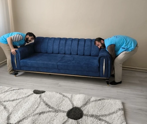 ’Bayburt Yetimine Sahip Çıkıyor’ sloganıyla bir ailenin evi yenilendi
