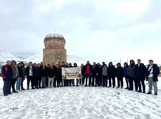 Bayburtlu gen&ccedil;ler k&uuml;lt&uuml;r gezisini tamamladı
