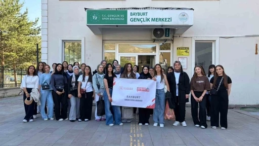 Bayburtlu gen&ccedil;ler tarihin izinde &Ccedil;anakkale&rsquo;ye uğurlandı
