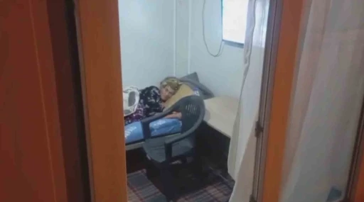 Baygın halde bulunan 90 yaşındaki yatalak kadını &rsquo;Su&rsquo; isteyişi kurtardı
