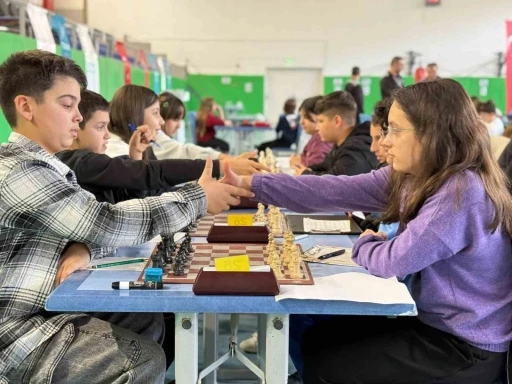Bayındır&rsquo;da 160 sporcu ile satran&ccedil; heyecanı

