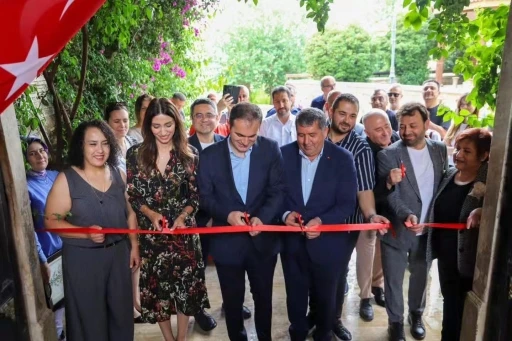Bayındır Halk Eğitim Merkezi yıl sonu sergisi a&ccedil;ıldı
