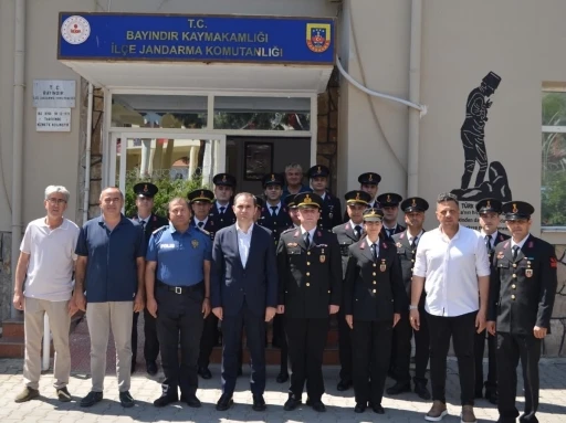 Bayındır Kaymakamı Mete&rsquo;den Jandarma&rsquo;ya kuruluş yıl d&ouml;n&uuml;m&uuml; ziyareti
