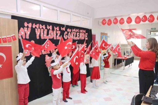 Bayrak sevgisi sınıflarda yankılandı
