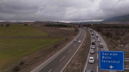 Bayram d&ouml;n&uuml;ş&uuml;nde Kemikli rampalarında trafik yoğunluğu başladı
