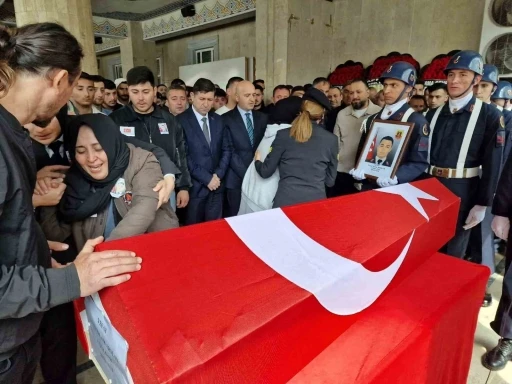 Bayram tatili için geldiği memleketinde kazada hayatını kaybeden uzman onbaşı son yolculuğuna uğurlandı

