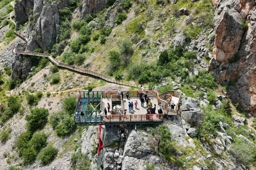 Bayram tatilinde Kazankaya Kanyonu&rsquo;na ziyaret&ccedil;i akını yaşandı
