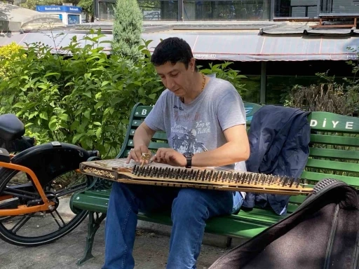 Bayram tatilinde sokak sanatını vatandaşlarla buluşturdu
