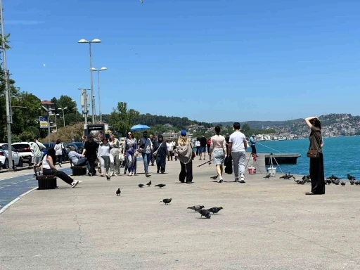 Bayramda İstanbul&rsquo;da kalanlar sahiller ve parkların tadını &ccedil;ıkardı
