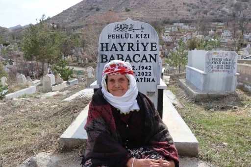 Bayramda mezarlıklara ziyaretçi akını
