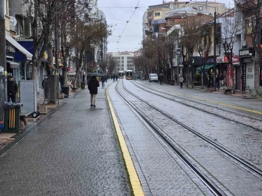 Bayramın 2&rsquo;nci g&uuml;n&uuml; kent meydanı sessizliğe b&uuml;r&uuml;nd&uuml;

