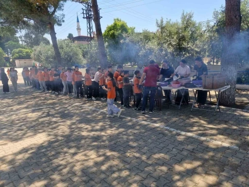 Bayramın bereketi okul bah&ccedil;esine taşındı
