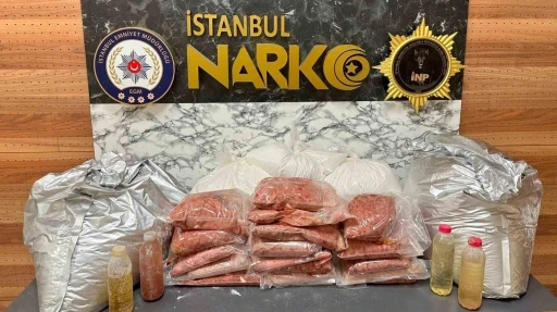 Bayrampaşa&rsquo;da uyuşturucu imalathanesine baskın: 107 kilogram kimyasal madde ele ge&ccedil;irildi
