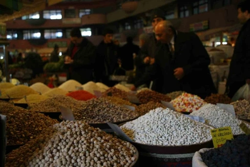 Bazı bakliyat ve yem bitkilerindeki üretimle iç tüketimi karşılayamıyoruz
