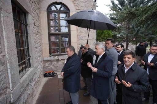 BBP Genel Başkanı Destici, Muhsin Yazıcıoğlu&rsquo;nun kabrini ziyaret etti
