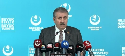 BBP Genel Başkanı Destici: "Gen&ccedil;lerimize sahip &ccedil;ıkmak gibi bir y&uuml;k&uuml;ml&uuml;l&uuml;ğ&uuml;m&uuml;z ve sorumluluğumuz var"
