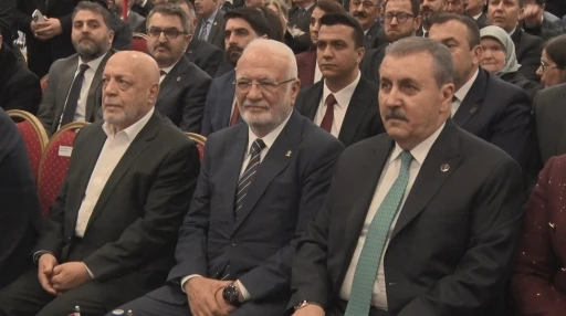 BBP Genel Başkanı Destici: "O sa&ccedil; &ouml;rg&uuml;s&uuml; Bozkurt&rsquo;un yelesidir, &ccedil;akalın, sırtlanın oyuncağı olamaz"
