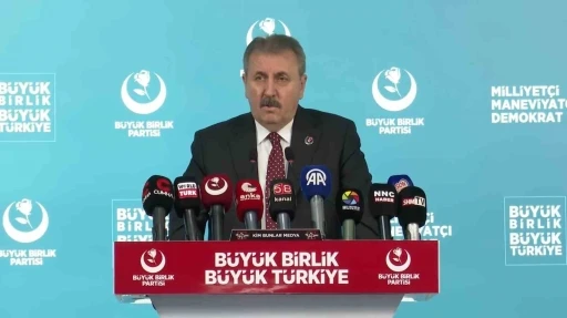 BBP Genel Başkanı Destici: "T&uuml;rkiye kendi ilacını, aşısını &ouml;nemli &ouml;l&ccedil;&uuml;de &uuml;retebilen bir &uuml;lke konumuna gelecektir"
