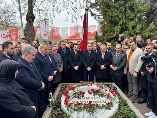 BBP&rsquo;nin 33&rsquo;&uuml;nc&uuml; kuruluş yıl d&ouml;n&uuml;m&uuml;nde Muhsin Yazıcıoğlu kabri başında anıldı
