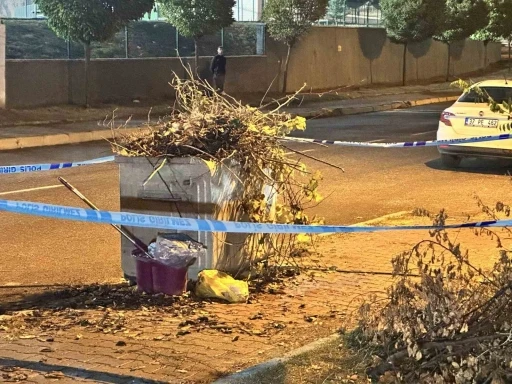 Bebeğini &ccedil;&ouml;pe atan anne i&ccedil;in m&uuml;ebbet talebi: Duruşma salonunda tutuklandı
