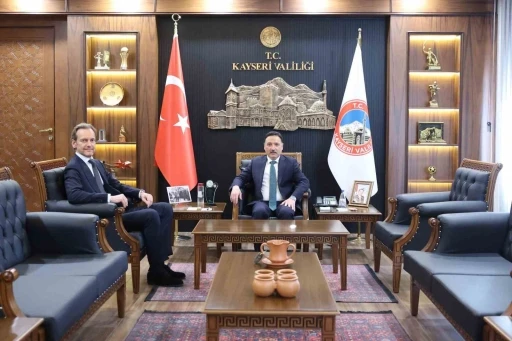 Bel&ccedil;ika Ankara B&uuml;y&uuml;kel&ccedil;isi&rsquo;nden Vali &Ccedil;i&ccedil;ek&rsquo;e ziyaret
