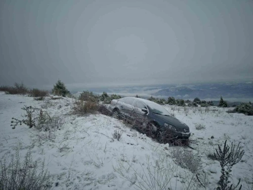 Belediye Başkanı İlhan &Ouml;zden&rsquo;in makam aracı kaza yaptı
