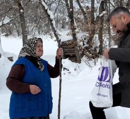 Belediye başkanı kaybolan emanetin parasını cebinden &ouml;dedi
