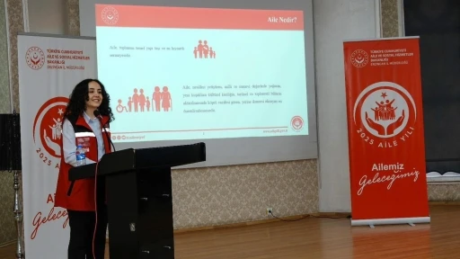 Belediyede &quot;Ailemiz Geleceğimiz&quot; sunumu düzenlendi
