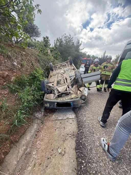 Belen&rsquo;de otomobil takla attı: 2 yaralı
